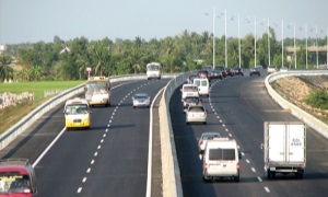 TP. Hồ Chí Minh: Tổ chức giao thông cho các phương tiện vận tải đường bộ khi lưu thông qua TP từ 0h ngày 9-7-2021